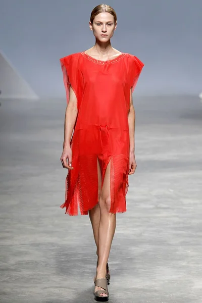 Look 15